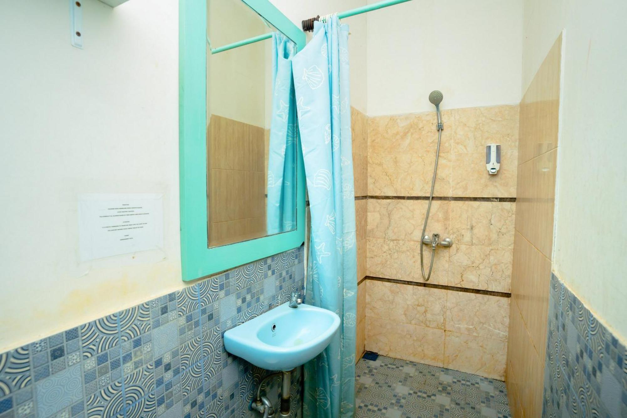 Hotel Reddoorz Near Rsud Kota Mataram Exterior foto